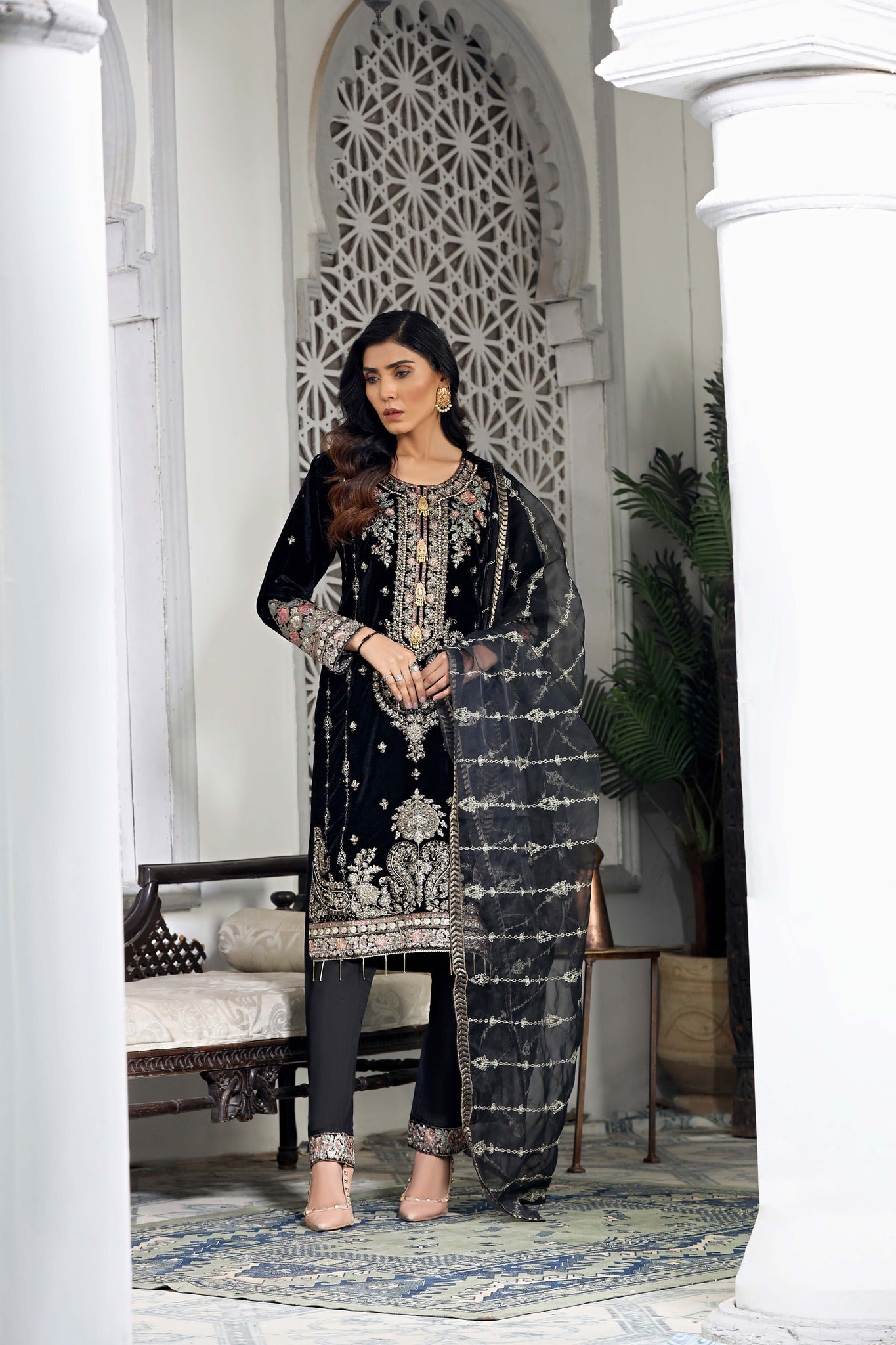 Purtashish-3pc fancy velvet  suit (Pret)