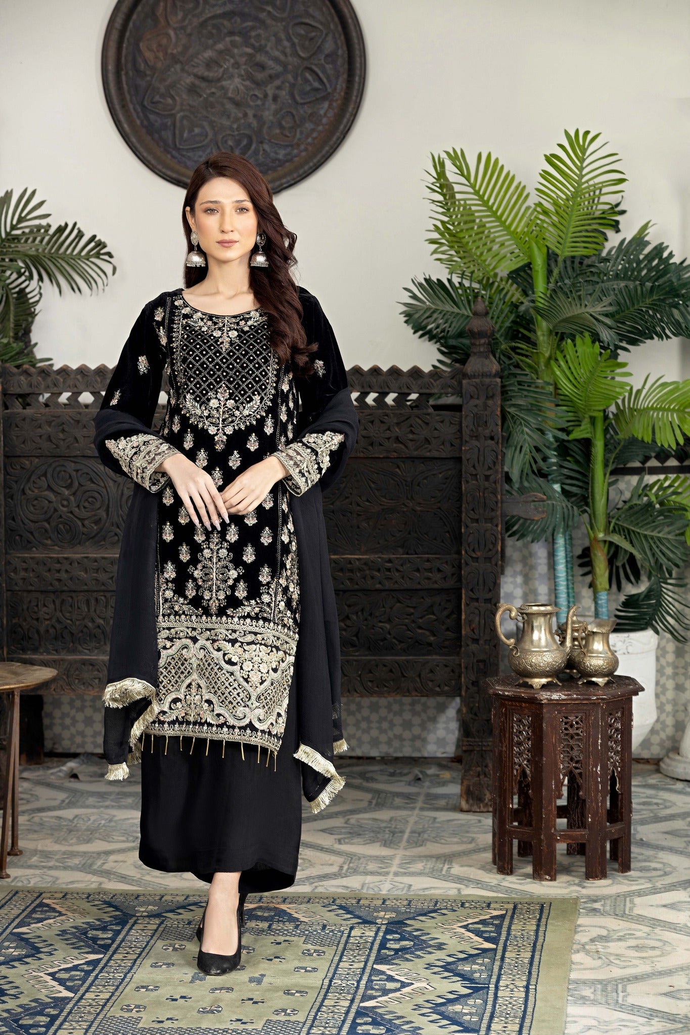 Fancy Fashion-3pc velvet  suit (Pret)