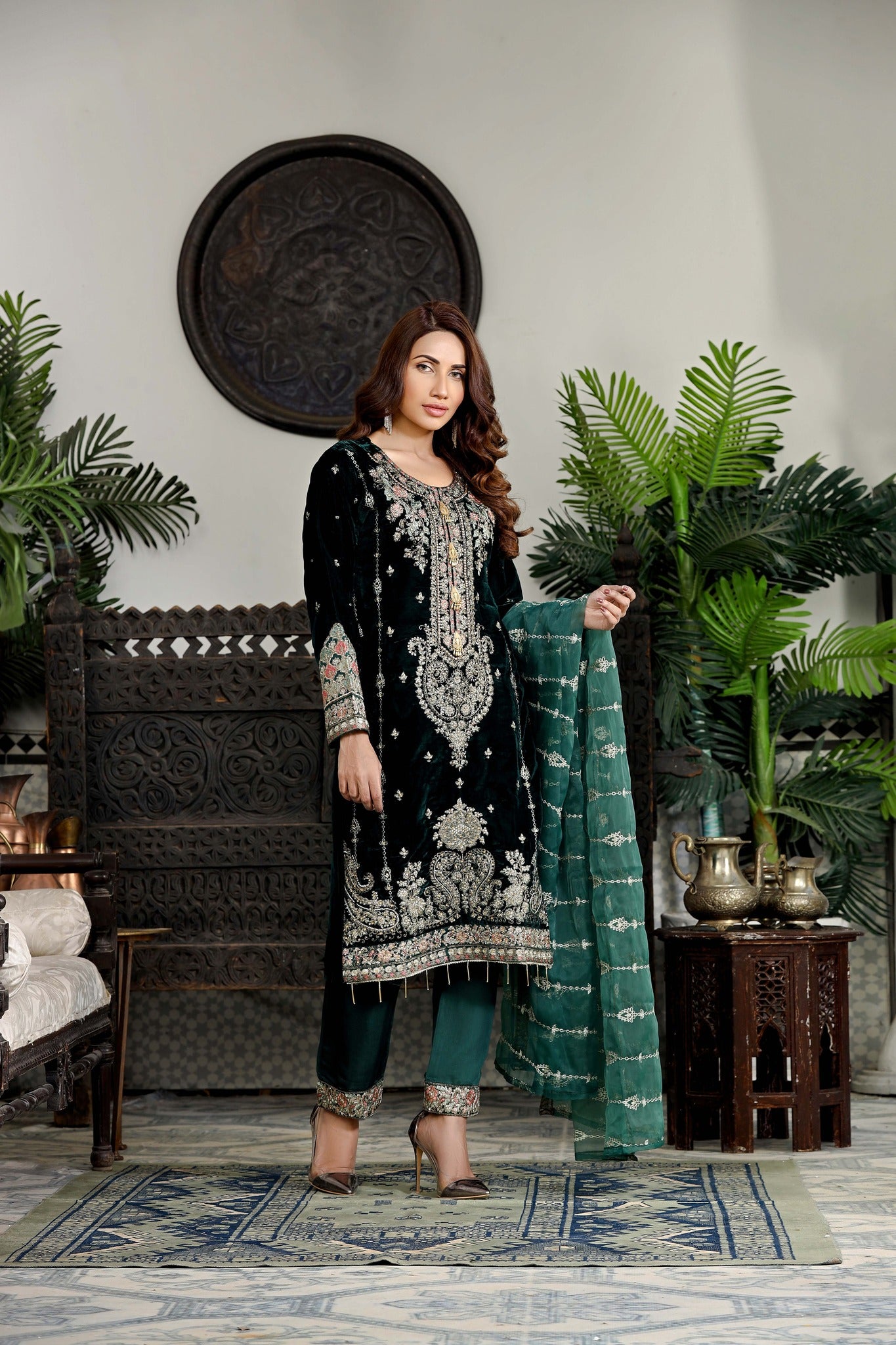 Shahi Libas-3pc fancy velvet  suit (Pret)