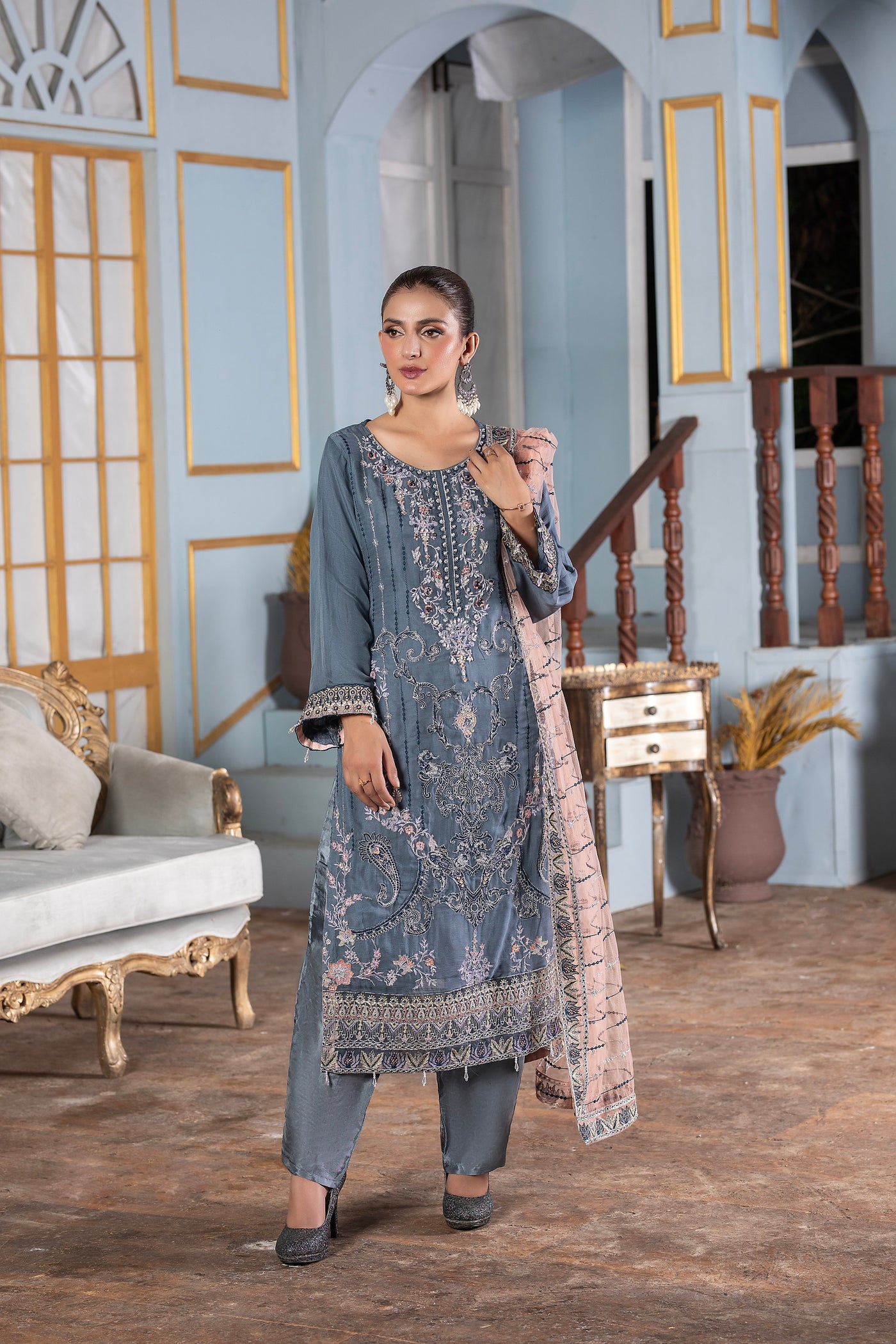 Saaz 3Pc - Embroidered Luxe PRET