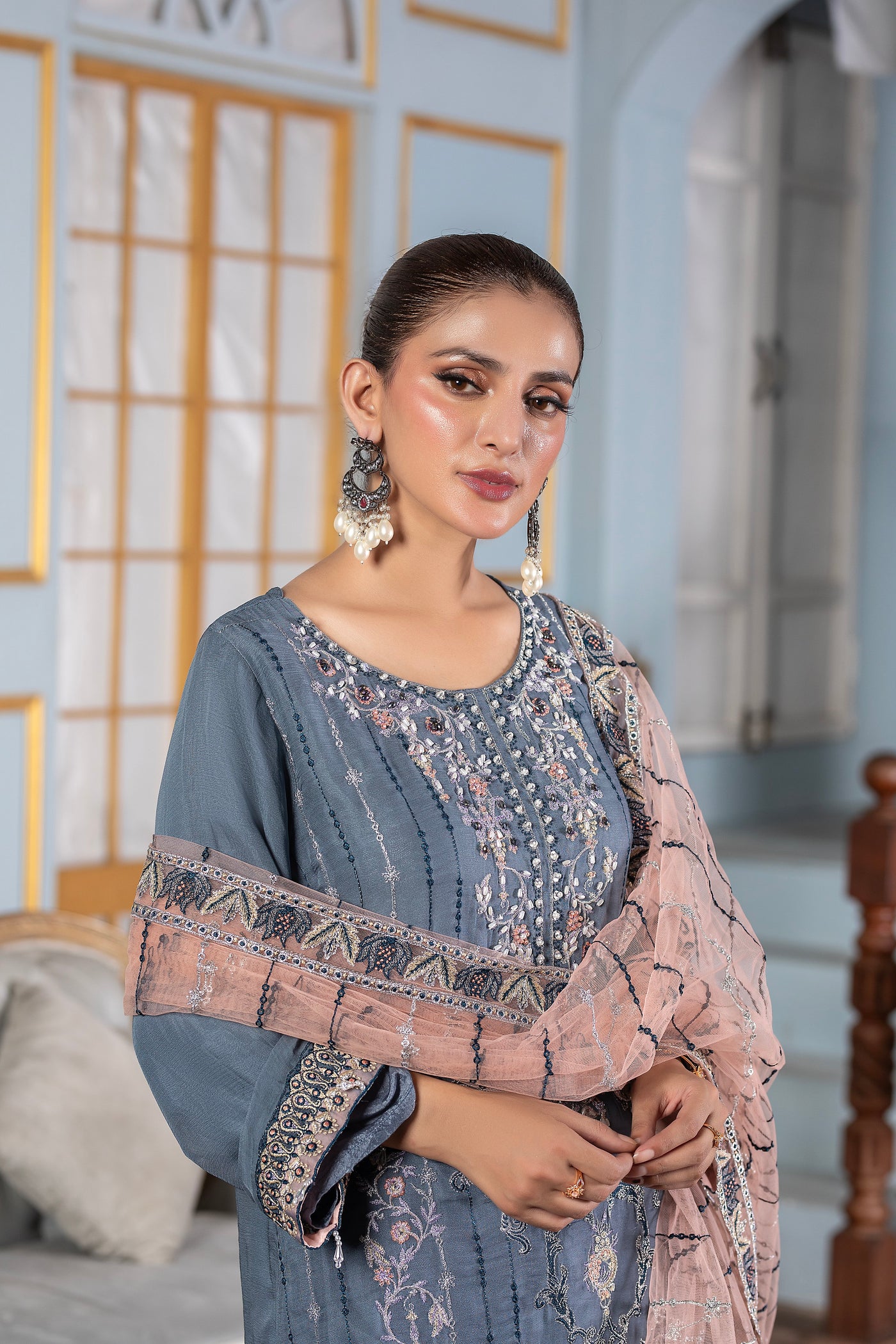 Saaz 3Pc - Embroidered Luxe PRET