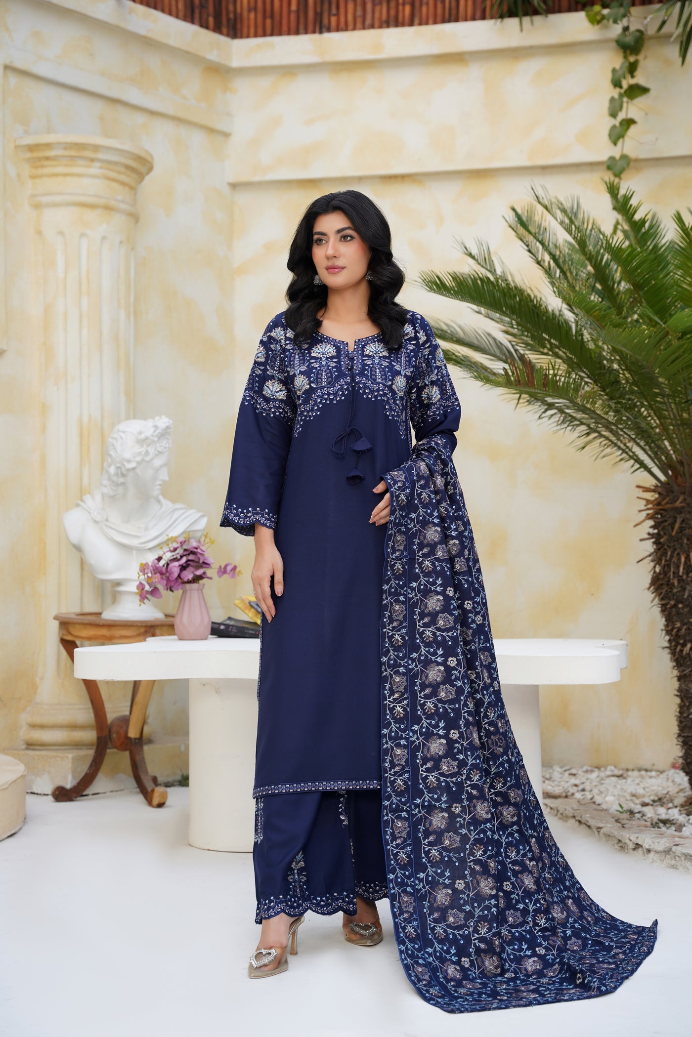 Royal Sapphire – Navy Embroidered 3Pc Sui