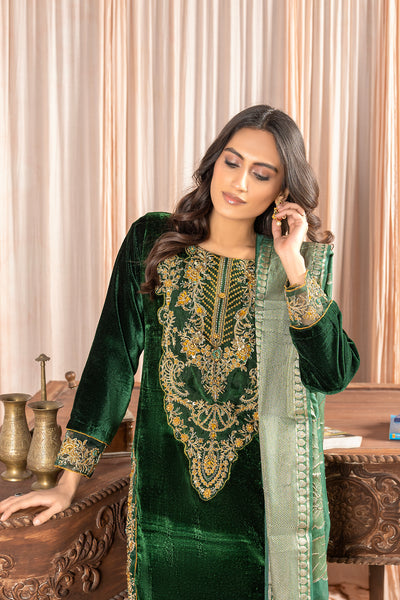 Rang-e-Narm embroidered |velvet Pret