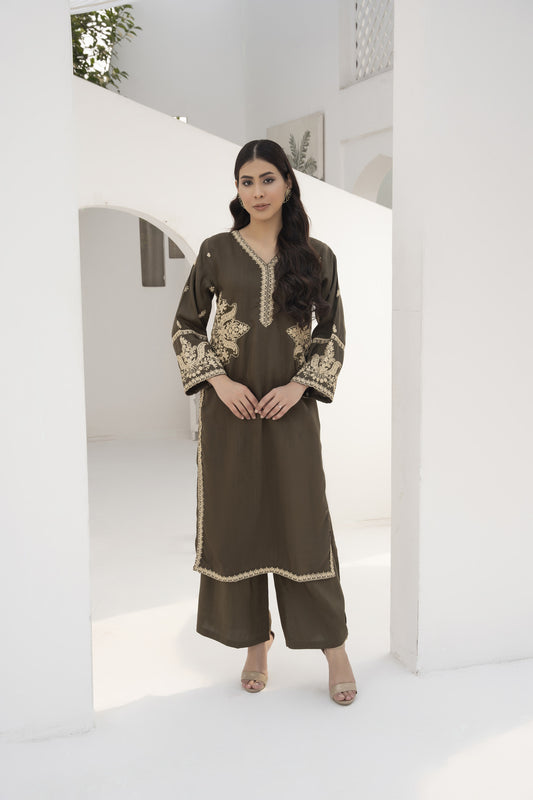 Nashwa embroidered 2pc suit