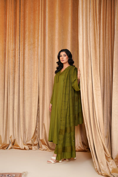 Olive Radiance – Green 3Pc Winter Suit
