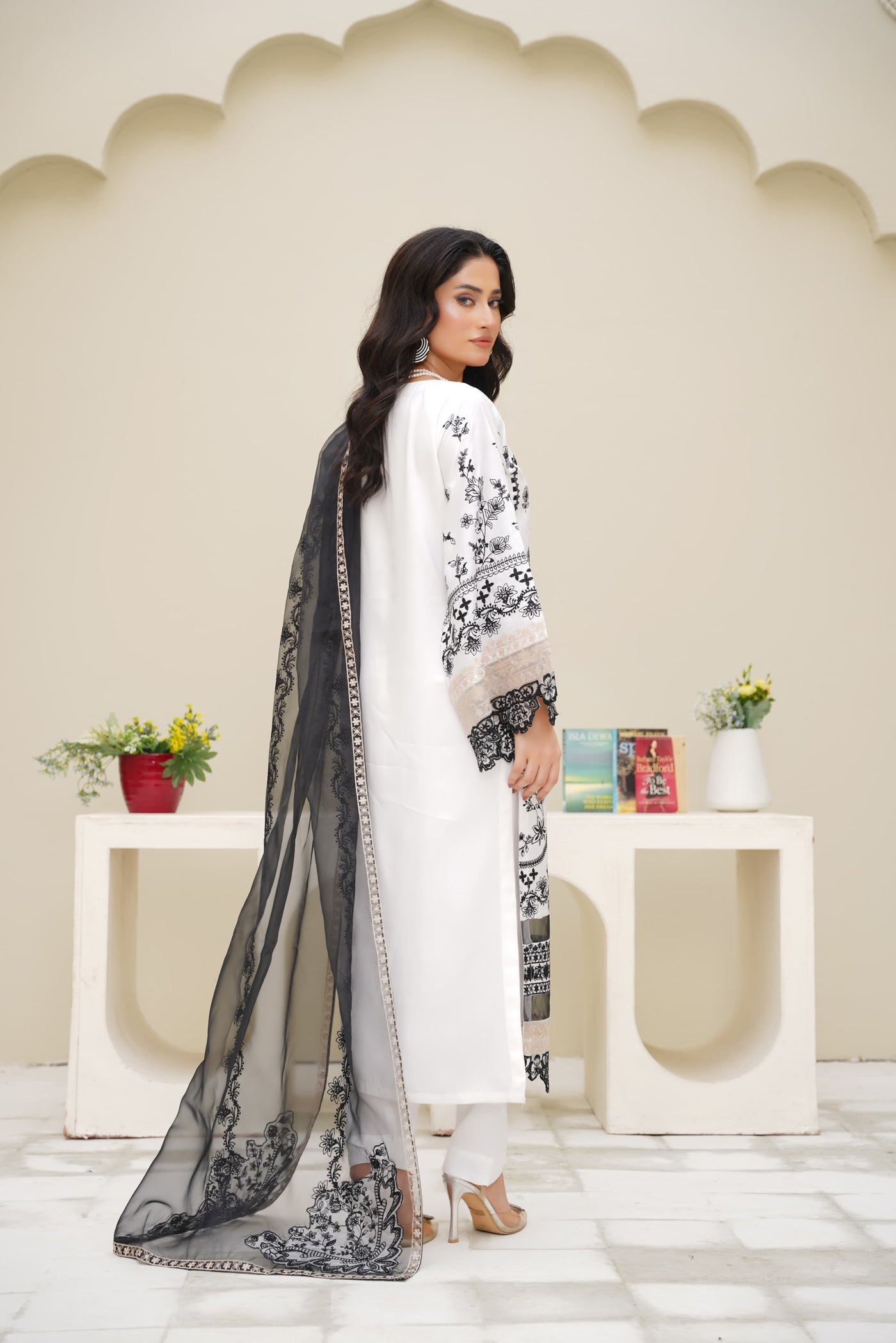 Ivory Noir – Contrast Embroidered 3Pc Suit