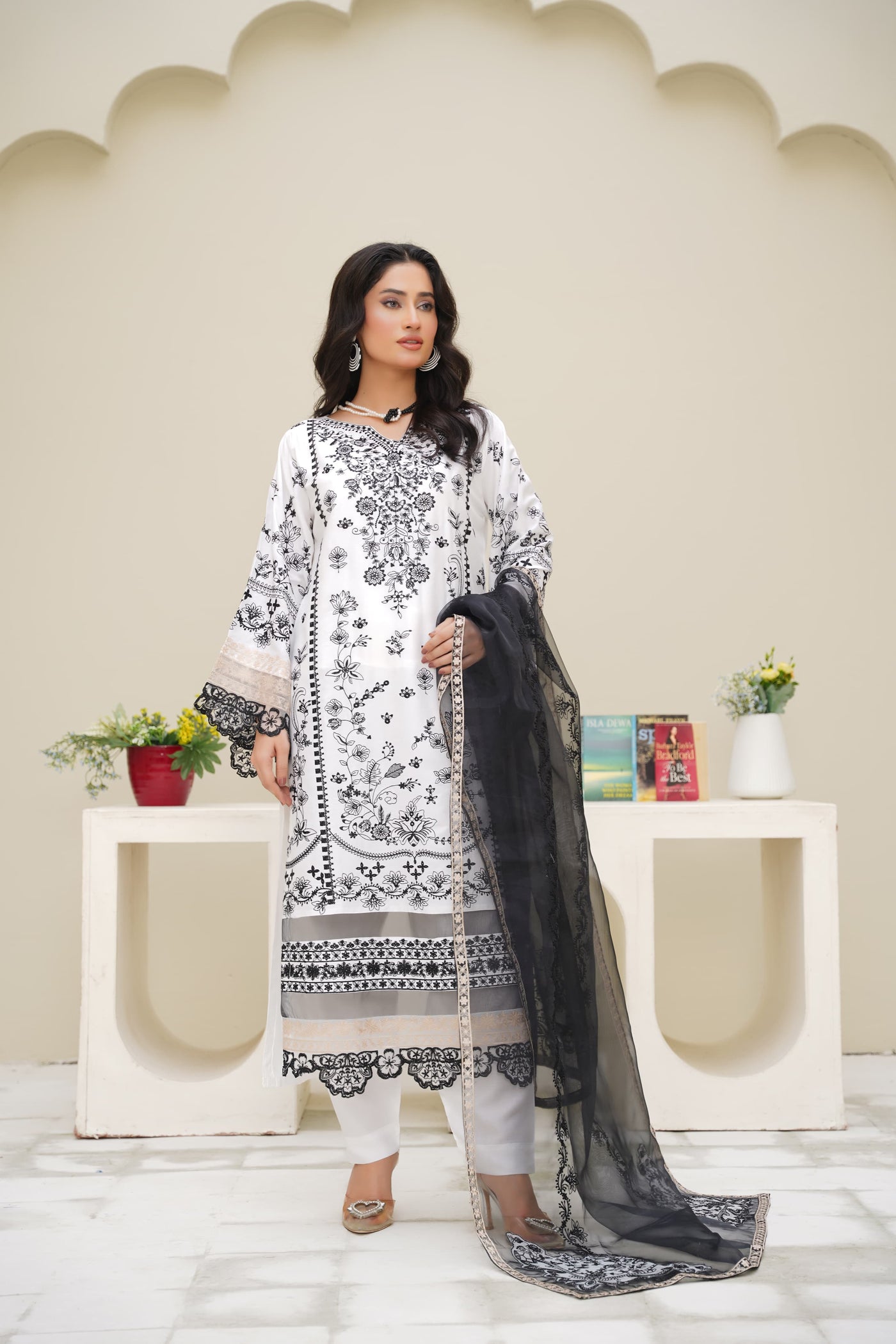 Ivory Noir – Contrast Embroidered 3Pc Suit