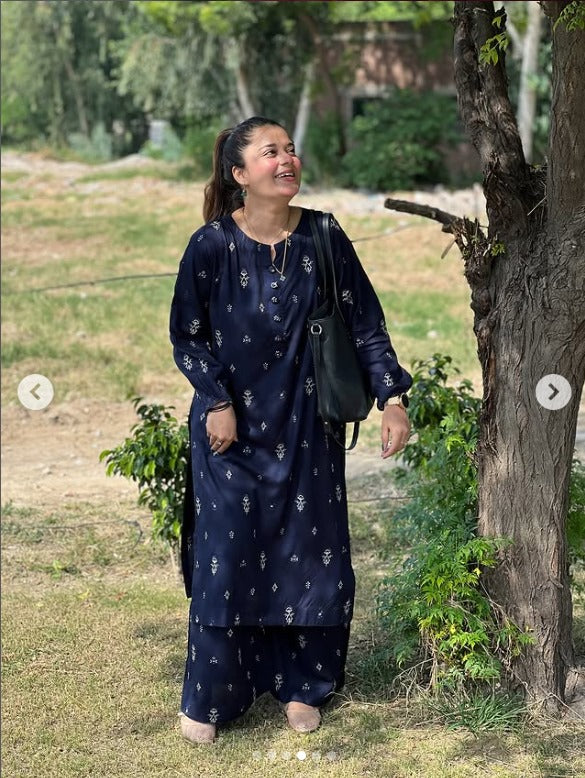 Areeba – Midnight Blue Linen Slub 2Pc Suit